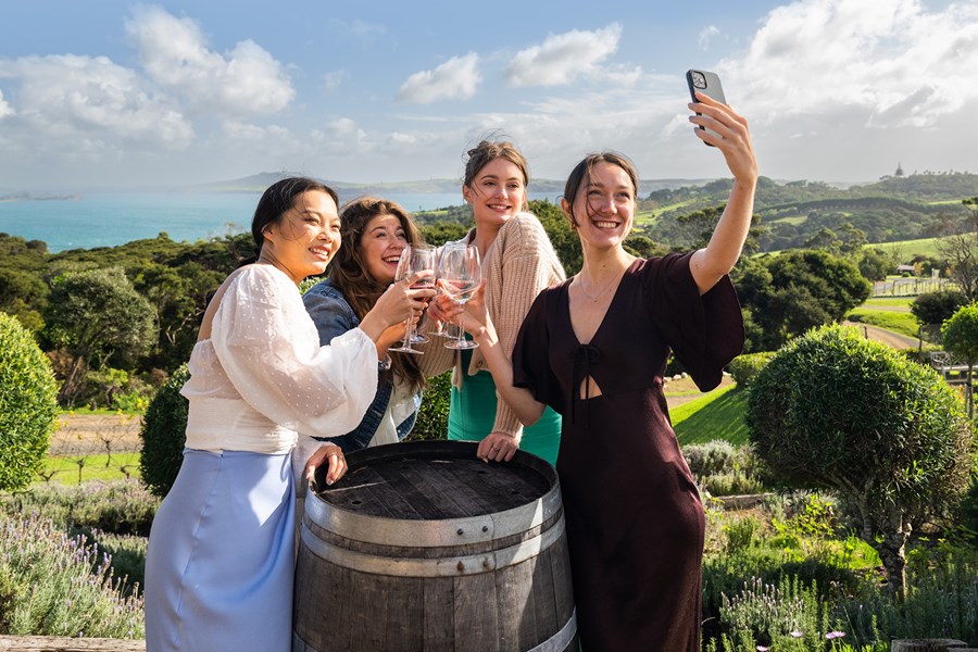 Waiheke Island Vineyard Explorer - Fullers360